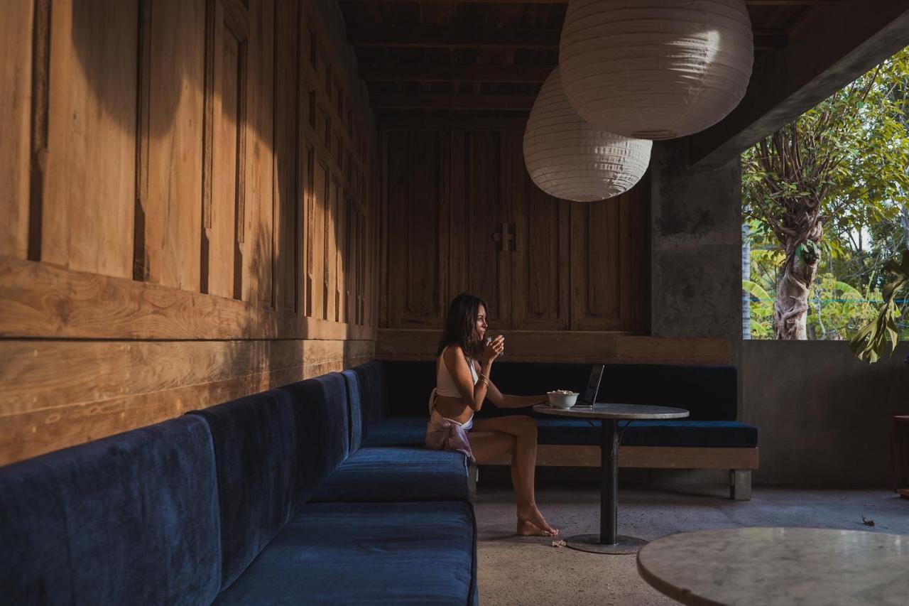 Mangroove Bay Boutique Hostel 반유웨당 외부 사진