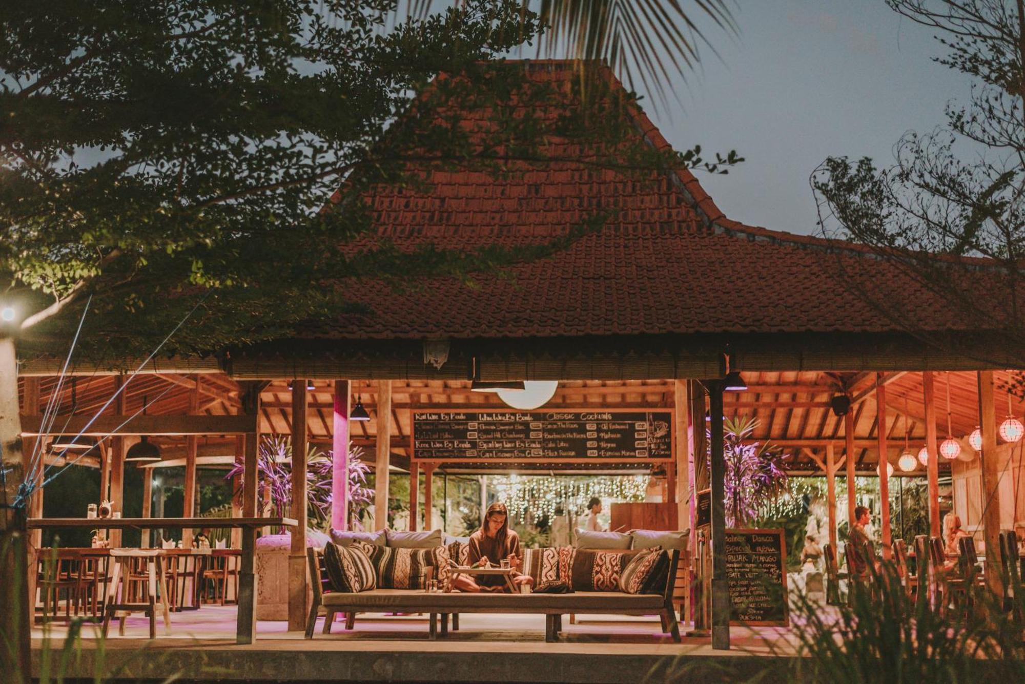 Mangroove Bay Boutique Hostel 반유웨당 외부 사진